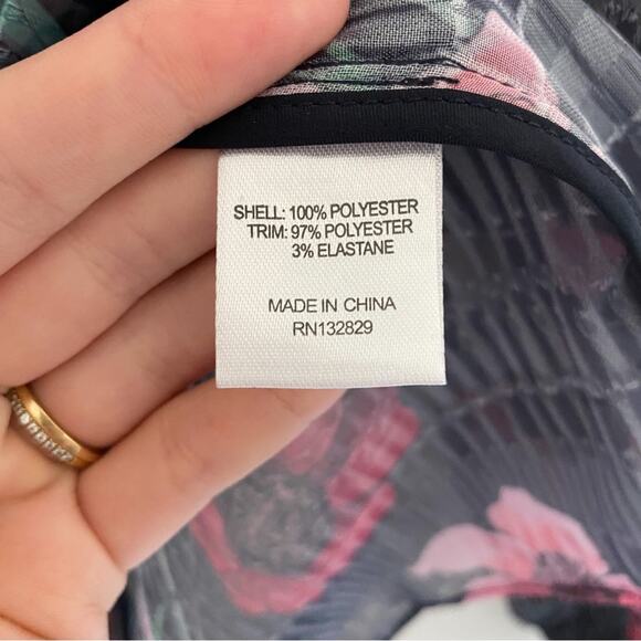 NWT Tularosa Adley Smocked Top Midnight Floral Size Small MSRP $215 - Picture 9 of 12